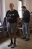 Pavel Nový a krejčí Aleš Frýba, Mnoho povyku pronic 2014, zdroj: © AGENTURA SCHOK, foto: Viktor Kronbauer