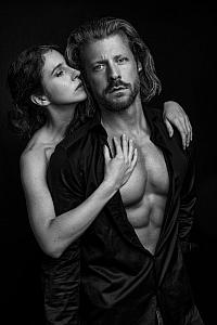 Jessica Boone and Taylor Napier, Romeo and Juliet 2023, zdroj: © Prague Shakespeare Company, foto: Stanislav Callas