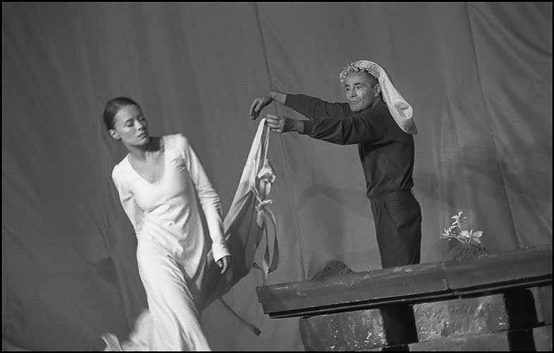Linda Rybová a Jan Tříska - Král Lear, 2002,  © Viktor Kronbauer