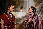 Jan Révai (Agrippa) a Zuzana Moravcová (Octavia), Antonius a Kleopatra, zdroj: © Agentúra JAY
