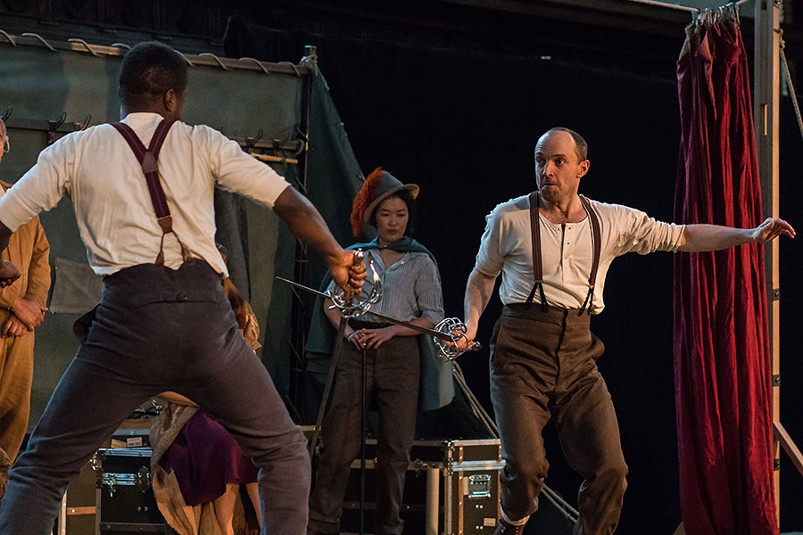 Ladi Emeruva (L) Jennifer Leong Tom Lawrence (P), Globe on Tour's Hamlet 2014