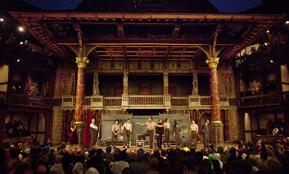 Scéna, Globe on Tour's Hamlet 2014