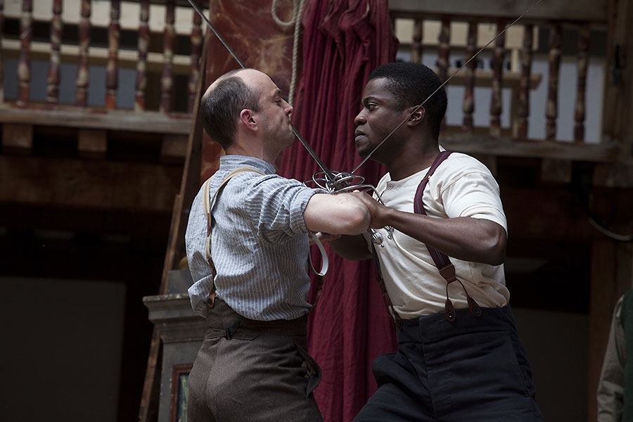 Tom Lawrence (L) Ladi Emeruwa (P), Globe on Tour's Hamlet 2014