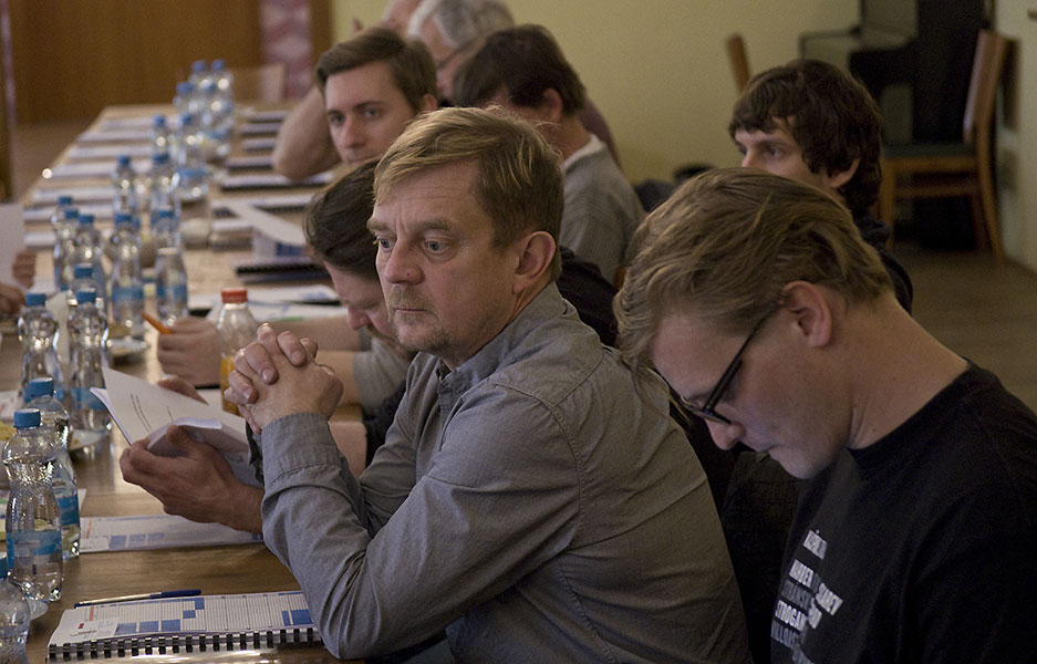 Petr Čtvrtníček a Jan Jankovský, nad nimi vykukují vlevo Tomáš Vaněk a vpravo Václav Jílek, Mnoho povyku pro nic 2014