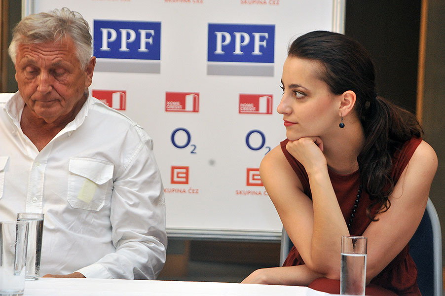  Jiří Menzel a Petra Horváthová, Tisková konference LSS 2014