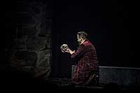 Hamlet, 2016, zdroj: © PaS de Theatre, foto: Petr Kiška
