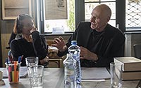 Lenka Vlasáková a Martin Hilský, První čtená, Hamlet 2017, zdroj: © AGENTURA SCHOK, foto: Viktor Kronbauer