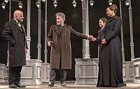 Hynek Čermák, Ladislav Hampl, Veronika Khek Kubařová a Lenka Vlasáková, Hamlet, zdroj: © AGENTURA SCHOK, foto: Viktor Kronbauer