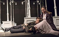 Jaroslav Plesl a Veronika Khek Kubařová, Hamlet, zdroj: © AGENTURA SCHOK, foto: Viktor Kronbauer