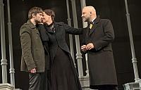 Jaroslav Plesl, Lenka Vlasáková a Hynek Čermák, Hamlet, zdroj: © AGENTURA SCHOK, foto: Lubor Mrázek