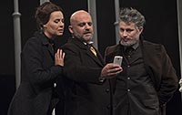 Lenka Vlasáková, Hynek Čermák a Ladislav Hampl, Hamlet	, zdroj: © AGENTURA SCHOK, foto: Viktor Kronbauer