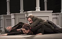 Ladislav Hampl, Jaroslav Plesl a Lenka Vlasáková, Hamlet	, zdroj: © AGENTURA SCHOK, foto: Viktor Kronbauer