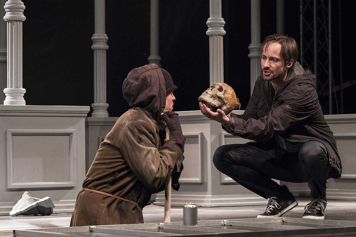 Hamlet 2017, zdroj: © AGENTURA SCHOK, foto: Viktor Kronbauer Hamlet 2017, Hamlet, zdroj: © AGENTURA SCHOK, foto: Viktor Kronbauer