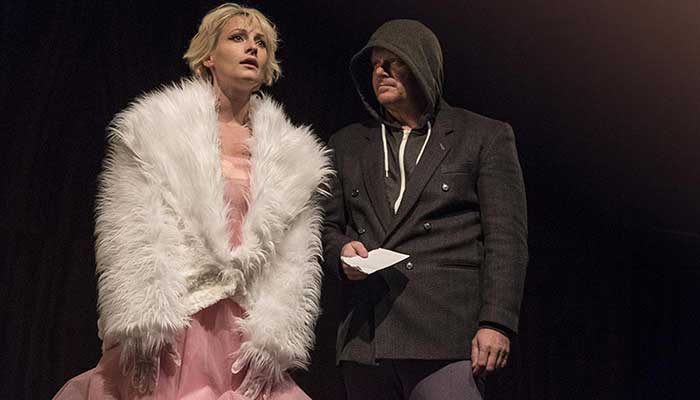 Anna Fialová a David Novotný, Dobrý konec všechno spraví, zdroj: © AGENTURA SCHOK, foto: Viktor Kronbauer