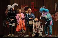 David Janošek, Anna Stropnická, Kateřina Holánová, Anna Fialová a Pavel Tesař, Dobrý konec všechno spraví, zdroj: © AGENTURA SCHOK, ...
