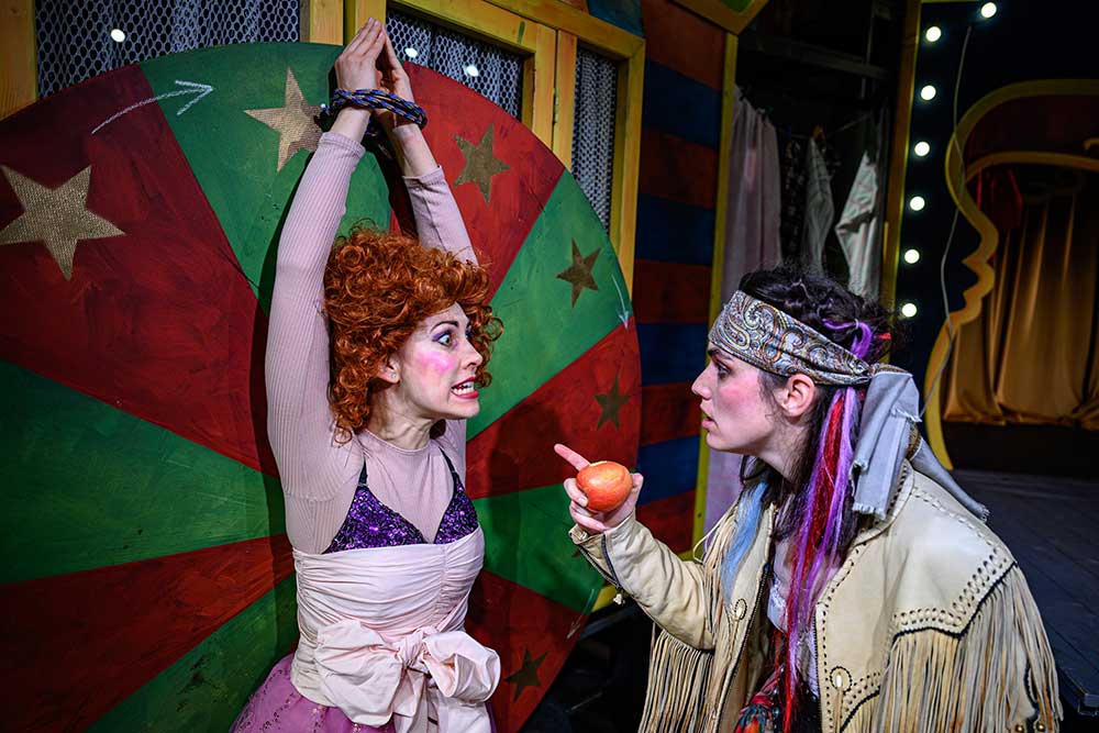 Skrotenie zlej ženy (SK), zdroj: © PaS de Theatre, foto: Robert Tappert