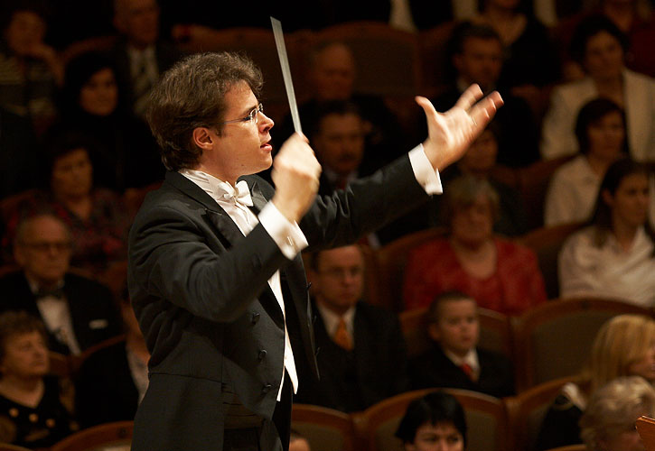 Šéfdirigent Pražské komorní filharmonie Jakub Hrůša, photo: © PKF/Vít Kršul