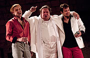Jiří Racek (Poins), Norbert Lichý (Falstaff), Jan Dolanský (princ Jindřich), zdroj: © AGENTURA SCHOK, foto: Viktor Kronbauer