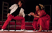 Jan Dolanský (princ Jindřich), Zuzana Slavíková (Hospodská), zdroj: © AGENTURA SCHOK, foto: Viktor Kronbauer